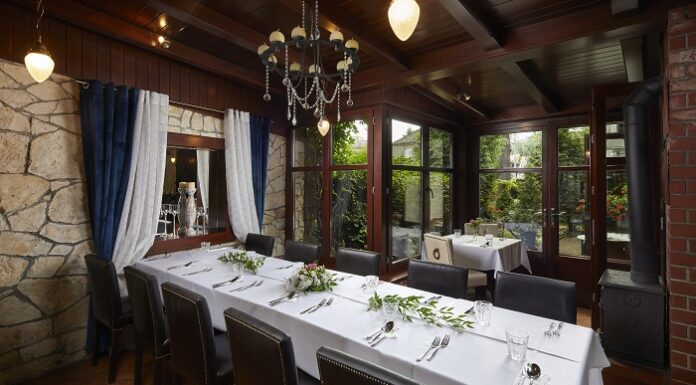 Kameralne przyjęcie weselne w restauracji w Krakowie – pomysł na mniejszą uroczystość restauracja w krakowie